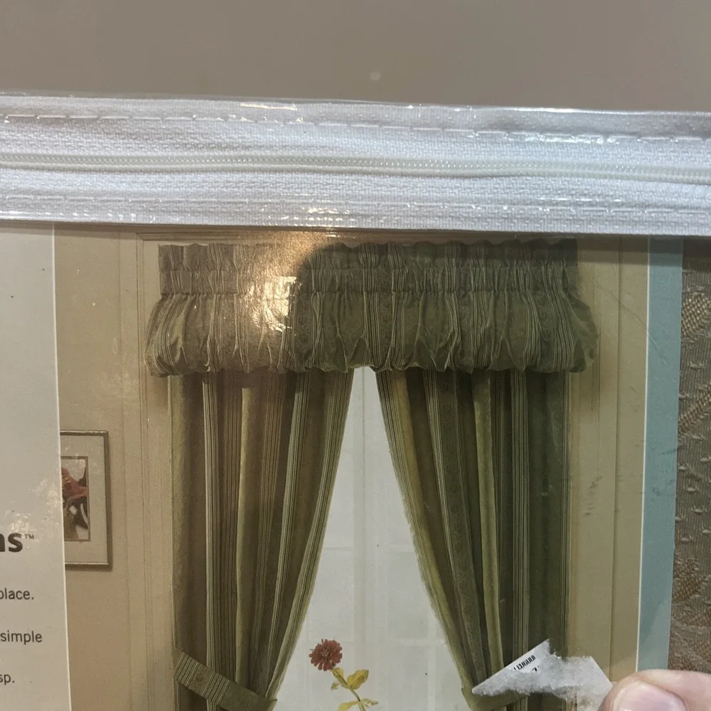 Wamsutta Blouson Valance Isabella Olive Green Gold Heavy‎  84x15